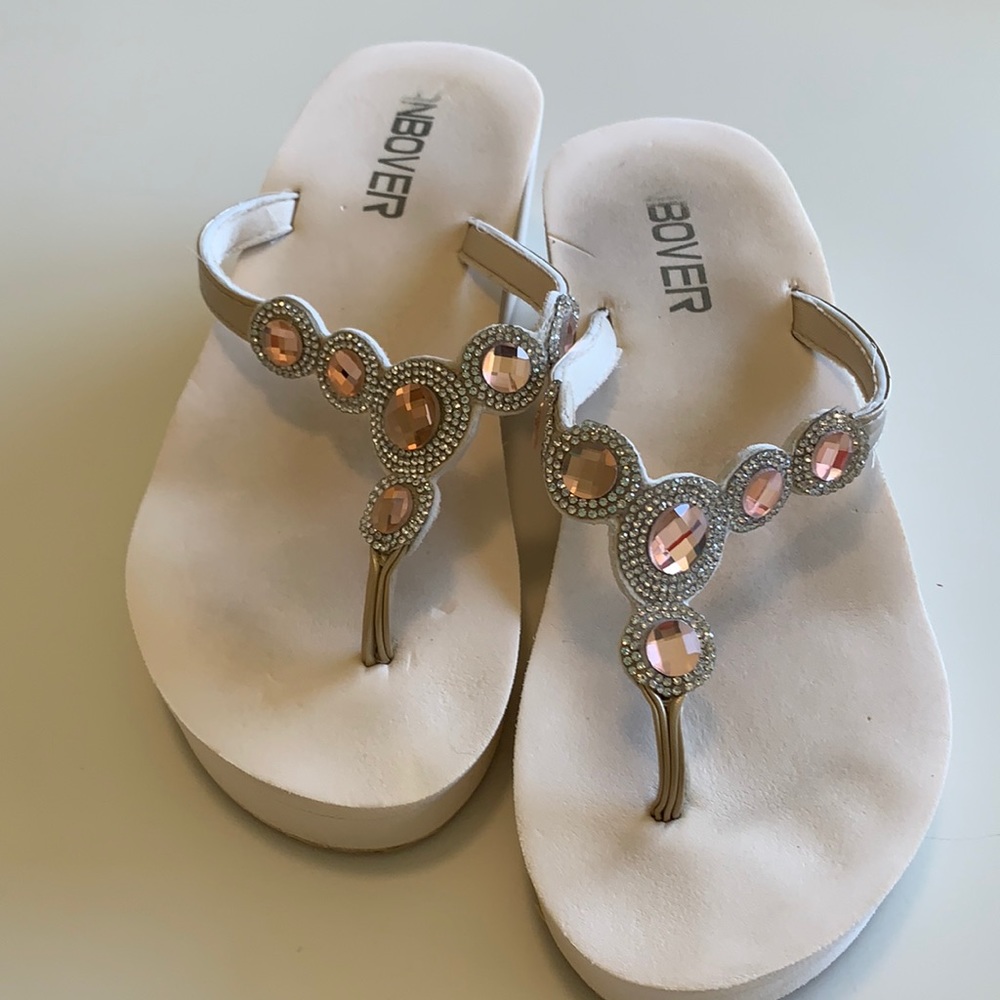 Cream wedge flip flop w jewel detail